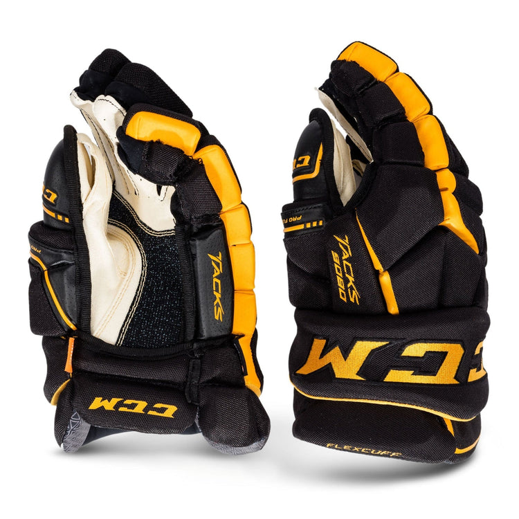 Hockey Players Gloves